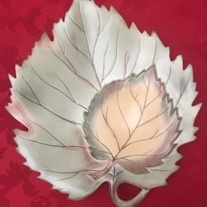 Maple leaf dish excellent condition
